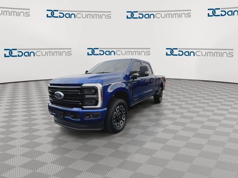Used 2026 Ford F250 Platinum w/ FX4 Off-Road Package AWD/4WD image 4