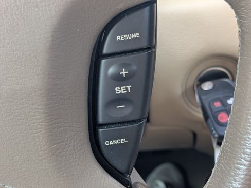 Used 2006 Jaguar XJ8 L image 25