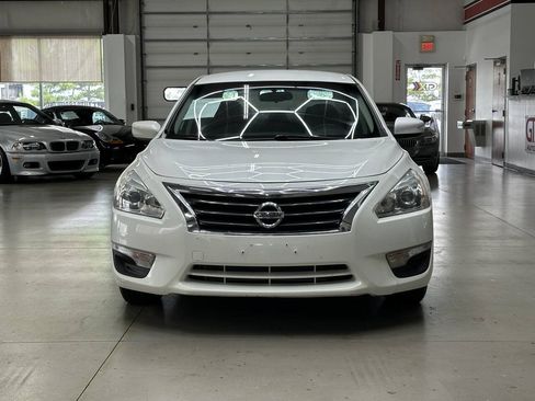 Used 2014 Nissan Altima 2.5 S w/ Display Audio Package FWD image 6