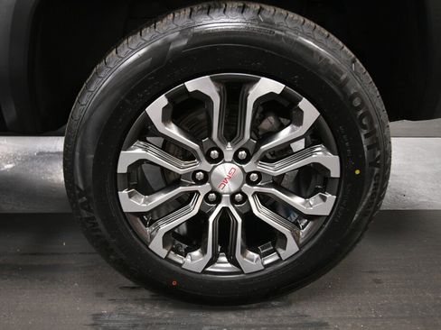 Used 2023 GMC Canyon Denali AWD/4WD image 32