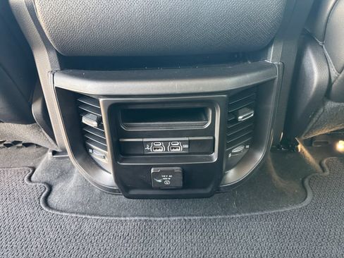 Used 2019 RAM 1500 Laramie AWD/4WD image 40