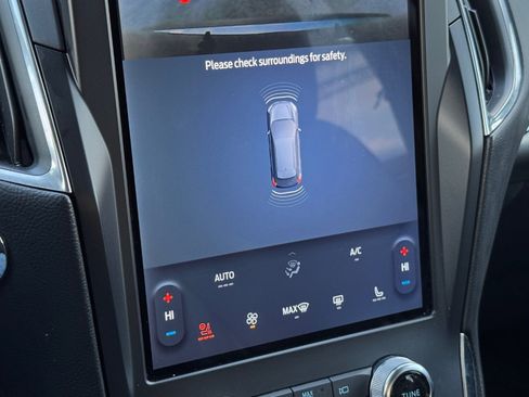 Used 2024 Ford Edge Titanium image 28