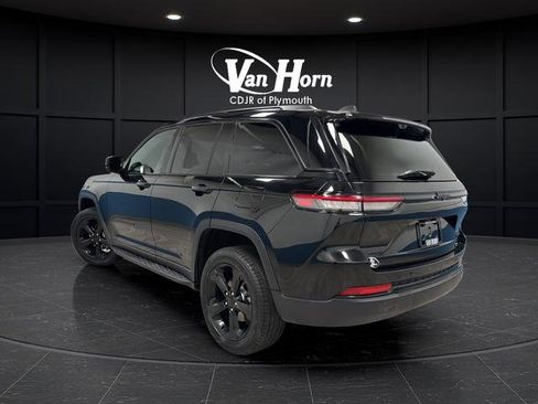 Certified 2024 Jeep Grand Cherokee Limited w/ Luxury Tech Group II AWD/4WD image 5