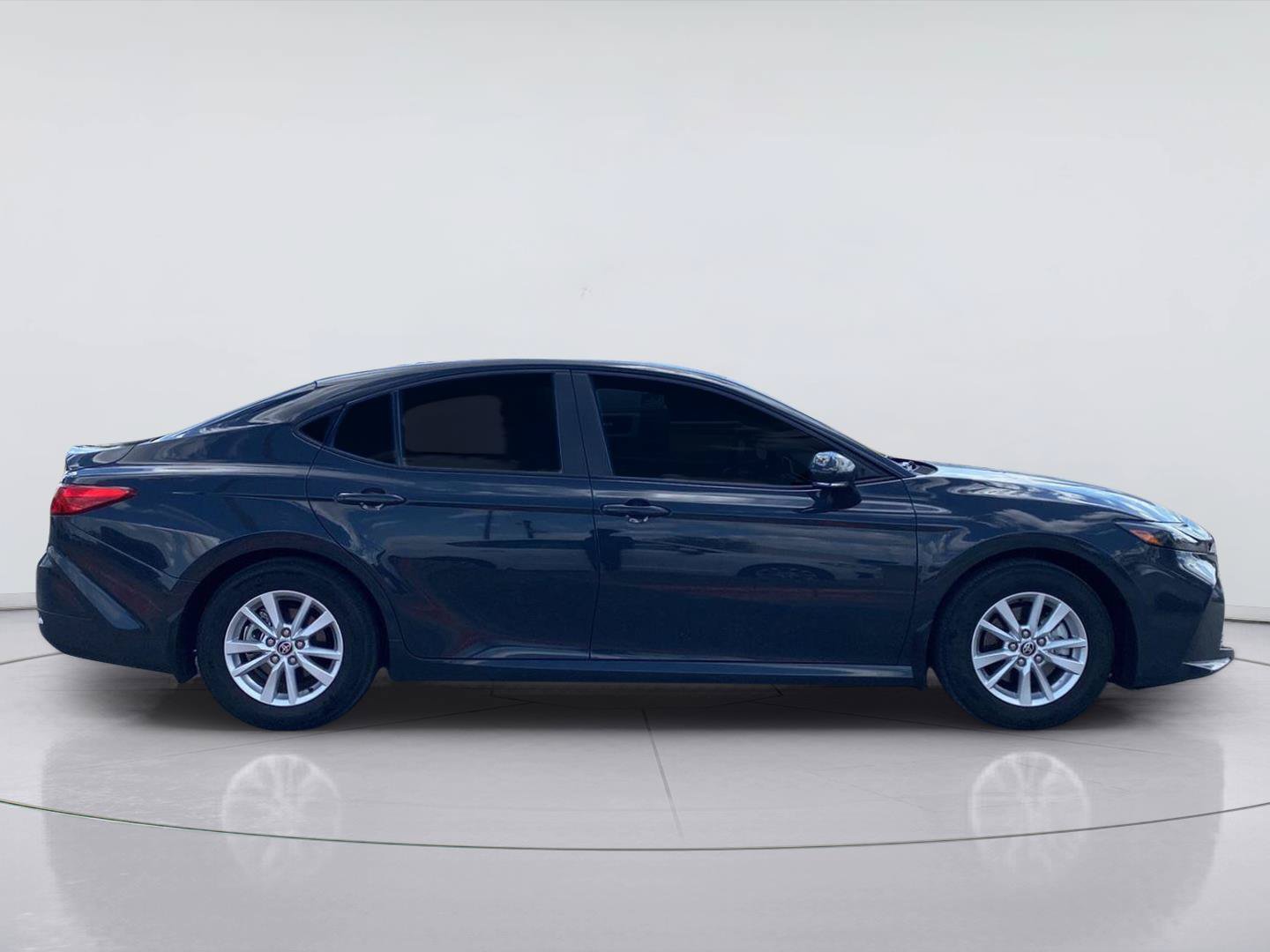 Used 2025 Toyota Camry LE w/ Convenience Package FWD image 2