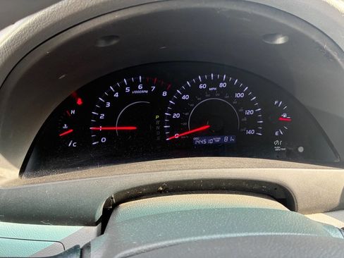 Used 2010 Toyota Camry LE FWD image 14