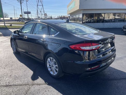 Used 2020 Ford Fusion SE image 3