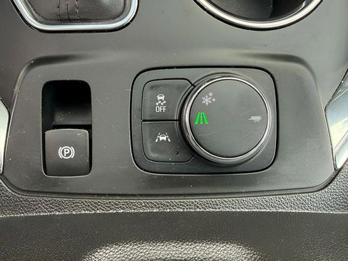 Used 2021 Chevrolet Traverse Premier w/ Redline Edition image 23