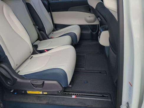 New 2026 Kia Carnival SX FWD image 27