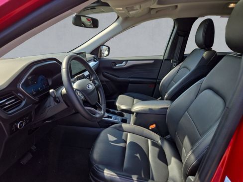 Used 2024 Ford Escape Platinum w/ Class II Trailer Tow Package image 10