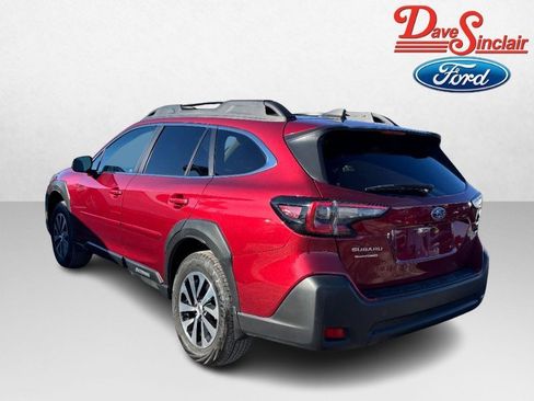 Used 2025 Subaru Outback Premium image 9