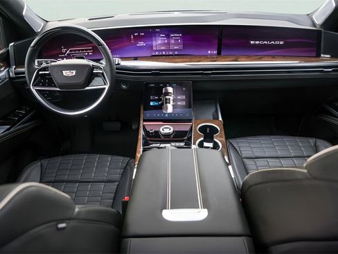 Used 2025 Cadillac Escalade Sport Platinum w/ LPO, ONYX Package image 25