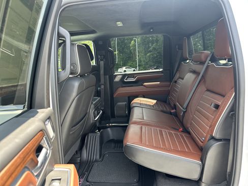 Used 2025 GMC Sierra 2500 Denali Ultimate AWD/4WD image 31