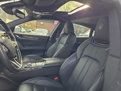 Used 2017 Maserati Quattroporte S GranSport image 19