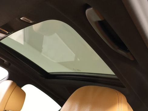 Used 2019 BMW 530e xDrive w/ Convenience Package image 16