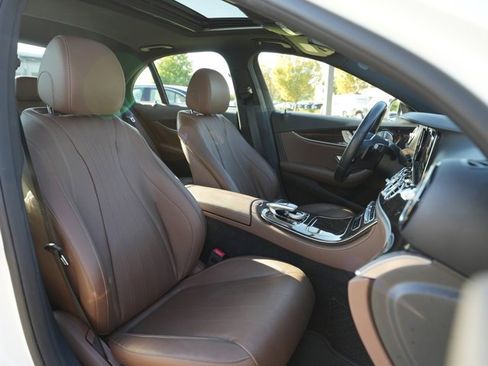 Certified 2019 Mercedes-Benz E 300 4MATIC image 38