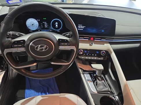 Certified 2023 Hyundai Elantra Limited FWD image 8