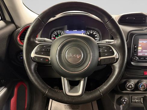 Used 2016 Jeep Renegade Trailhawk image 19