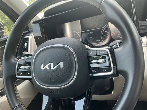 Used 2023 Kia Sorento S w/ Panoramic Sunroof Package FWD image 28