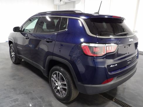 Used 2019 Jeep Compass Latitude w/ Cold Weather Group AWD/4WD image 6