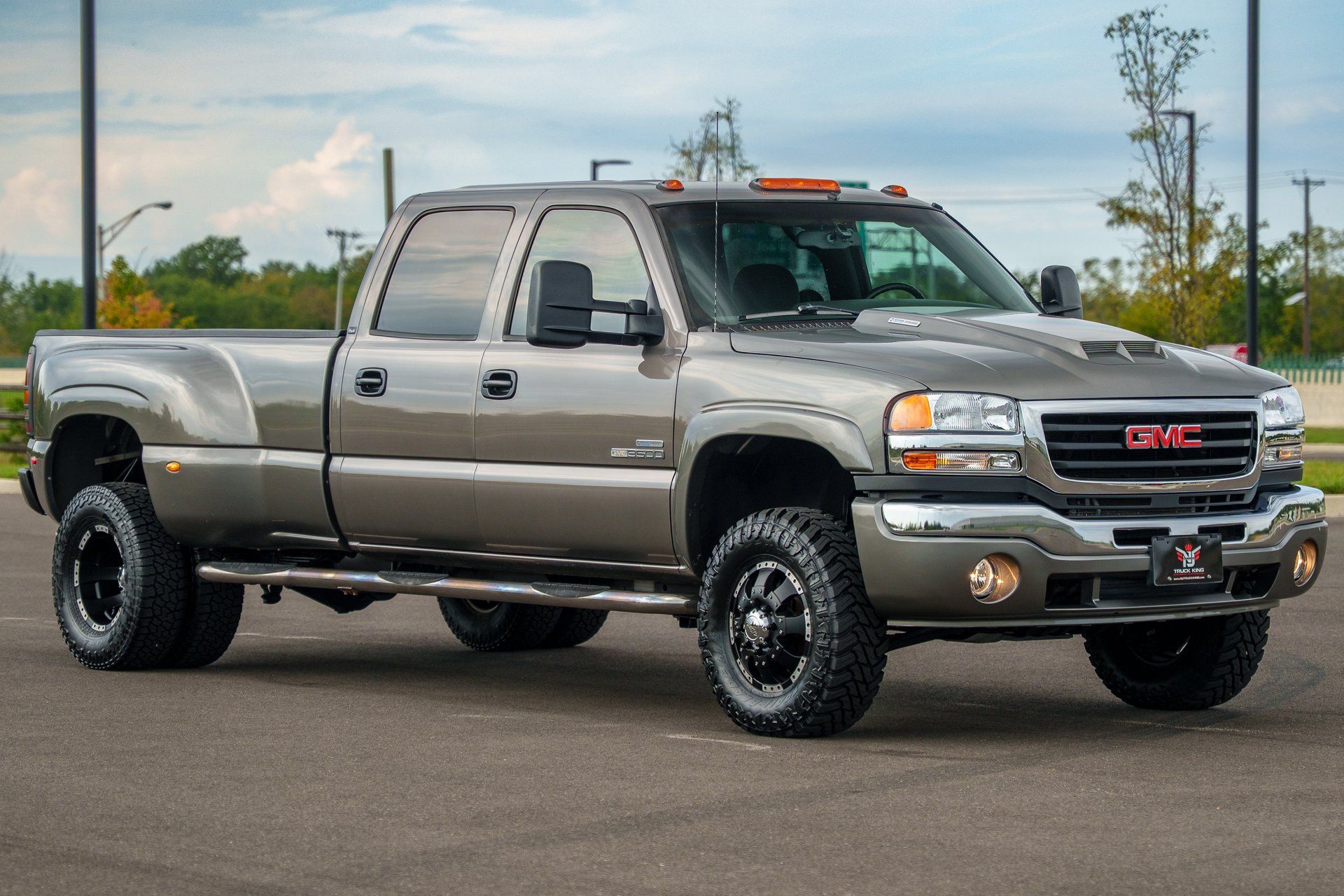 Used 2006 GMC Sierra 3500 SLE w/ Heavy-Duty Power Package AWD/4WD image 1