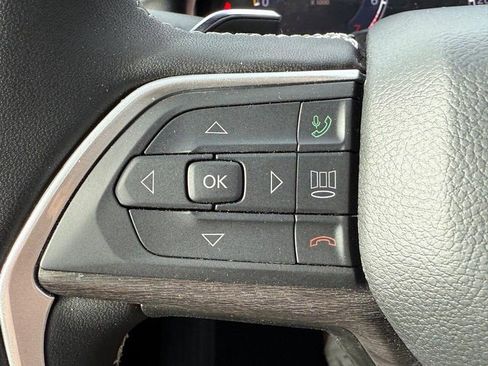 New 2025 Jeep Grand Cherokee Limited w/ Black Appearance Package image 13