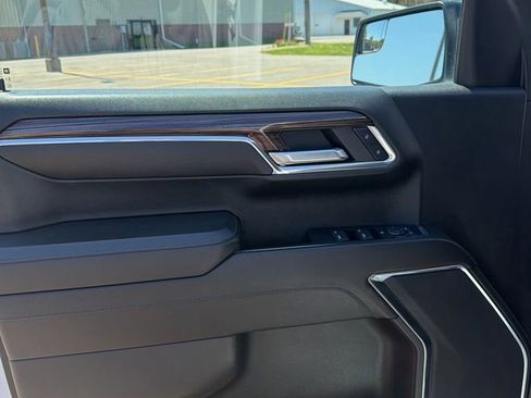 Used 2024 Chevrolet Silverado 1500 LT Trail Boss w/ Protection Package AWD/4WD image 11
