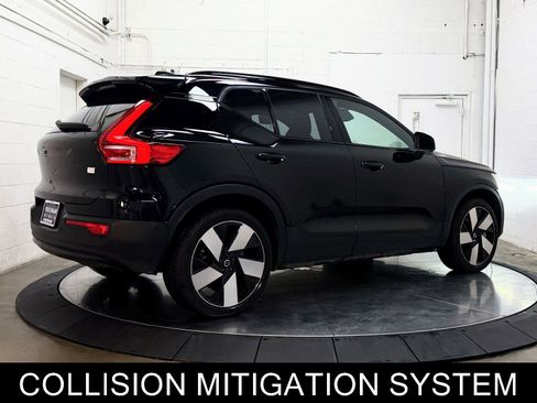 Used 2023 Volvo XC40 Recharge Ultimate image 9