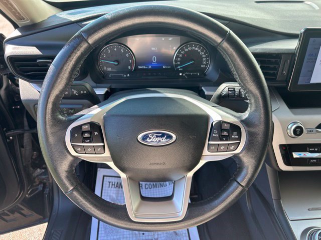 Used 2023 Ford Explorer XLT AWD/4WD image 16