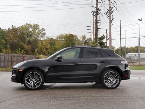 New 2026 Porsche Macan image 2