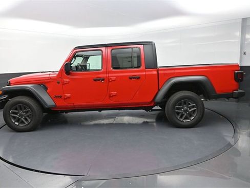 New 2025 Jeep Gladiator Sport image 4