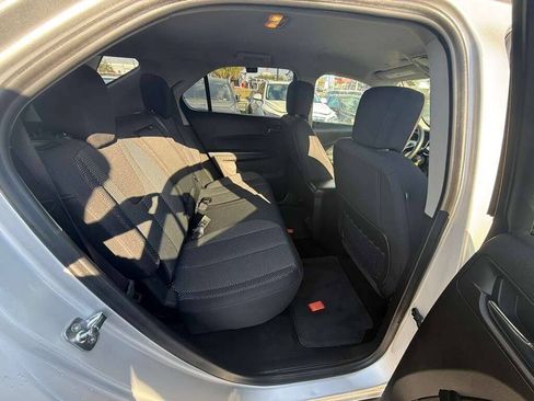 Used 2017 Chevrolet Equinox LT w/ Convenience Package FWD image 9