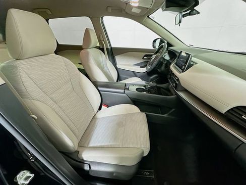 Used 2023 Nissan Rogue SV image 26