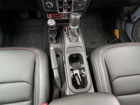 New 2025 Jeep Gladiator Rubicon image 17