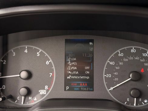 Used 2024 Toyota Corolla SE FWD image 31