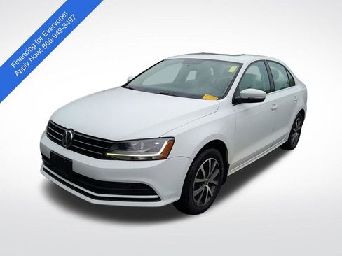 Used 2017 Volkswagen Jetta SE FWD image 3