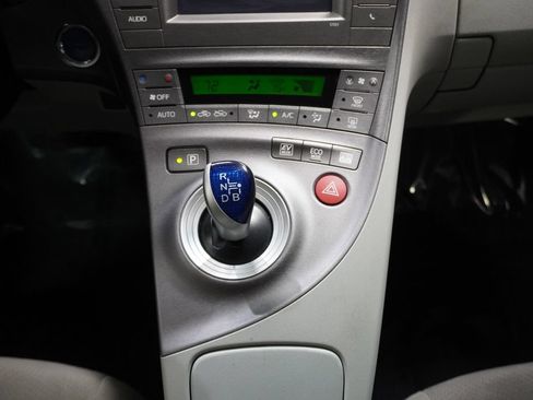 Used 2015 Toyota Prius Two FWD image 17