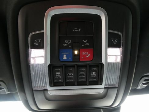 Used 2023 RAM 1500 Laramie image 32