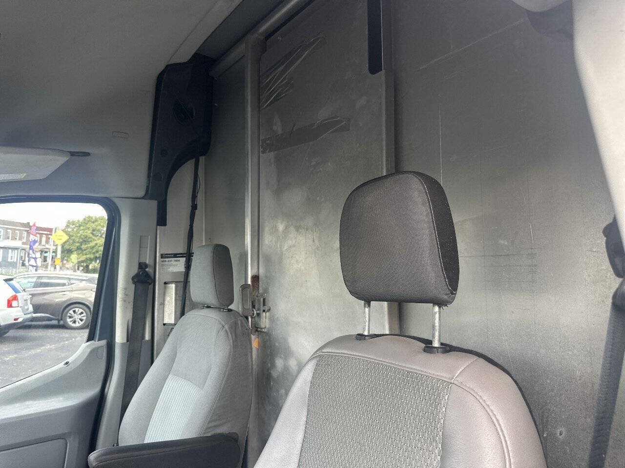 Used 2019 Ford Transit 250 148 High Roof Extended RWD image 6