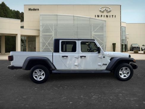 Used 2023 Jeep Gladiator Sport AWD/4WD image 4