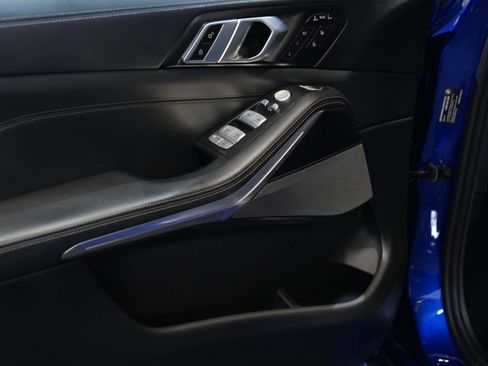Used 2025 BMW X7 M60i AWD/4WD image 23