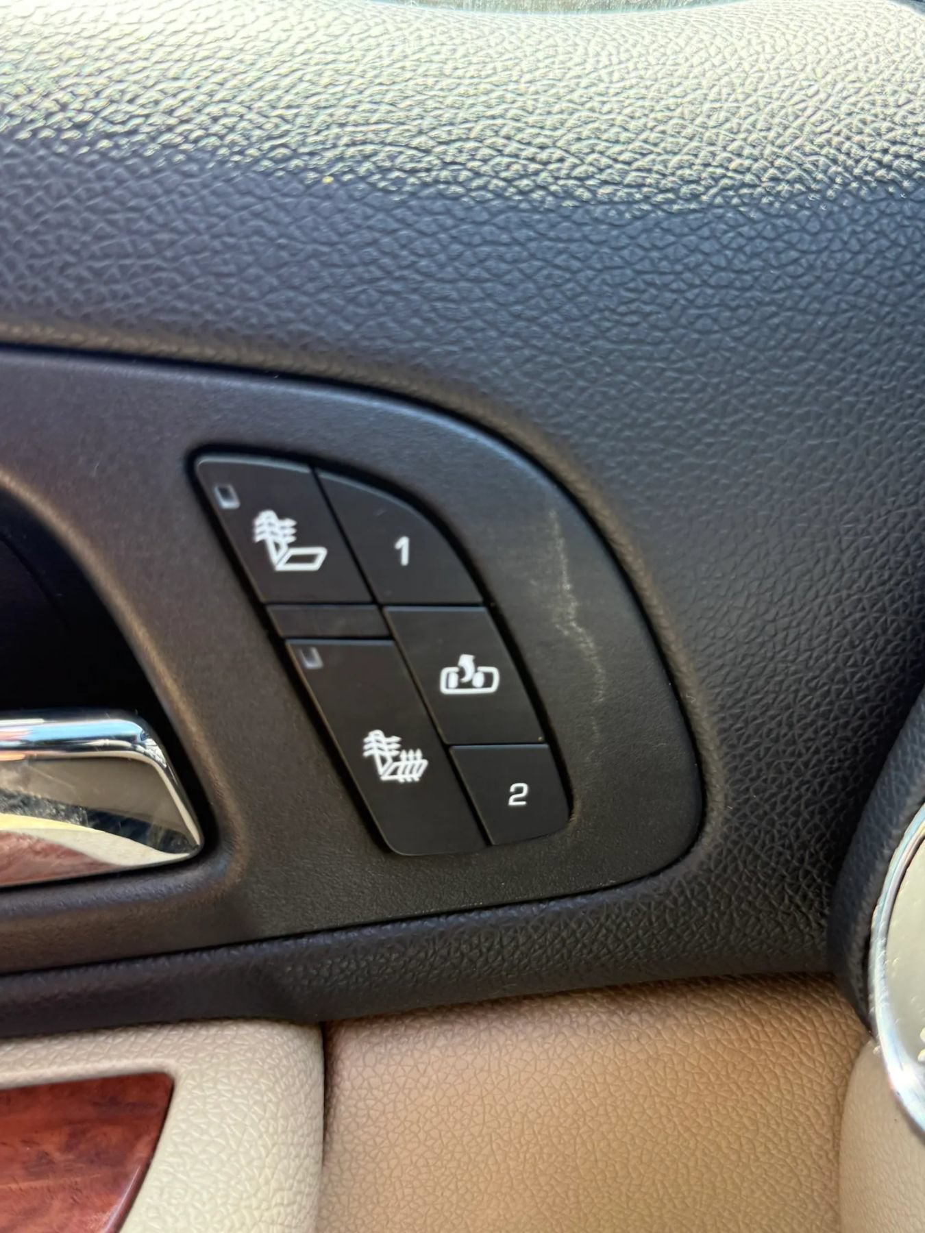 Used 2008 Chevrolet Avalanche LTZ w/ LTZ Preferred Equipment Group AWD/4WD image 25