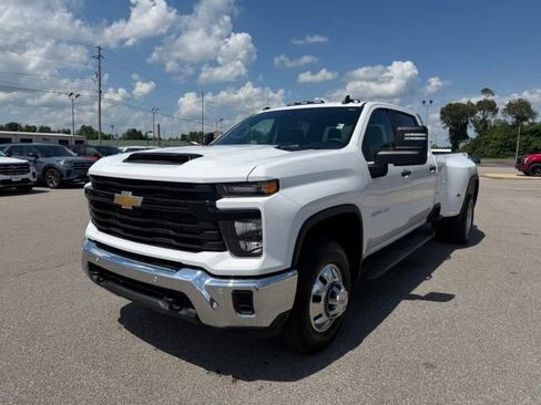 Used 2025 Chevrolet Silverado 3500 W/T AWD/4WD image 6