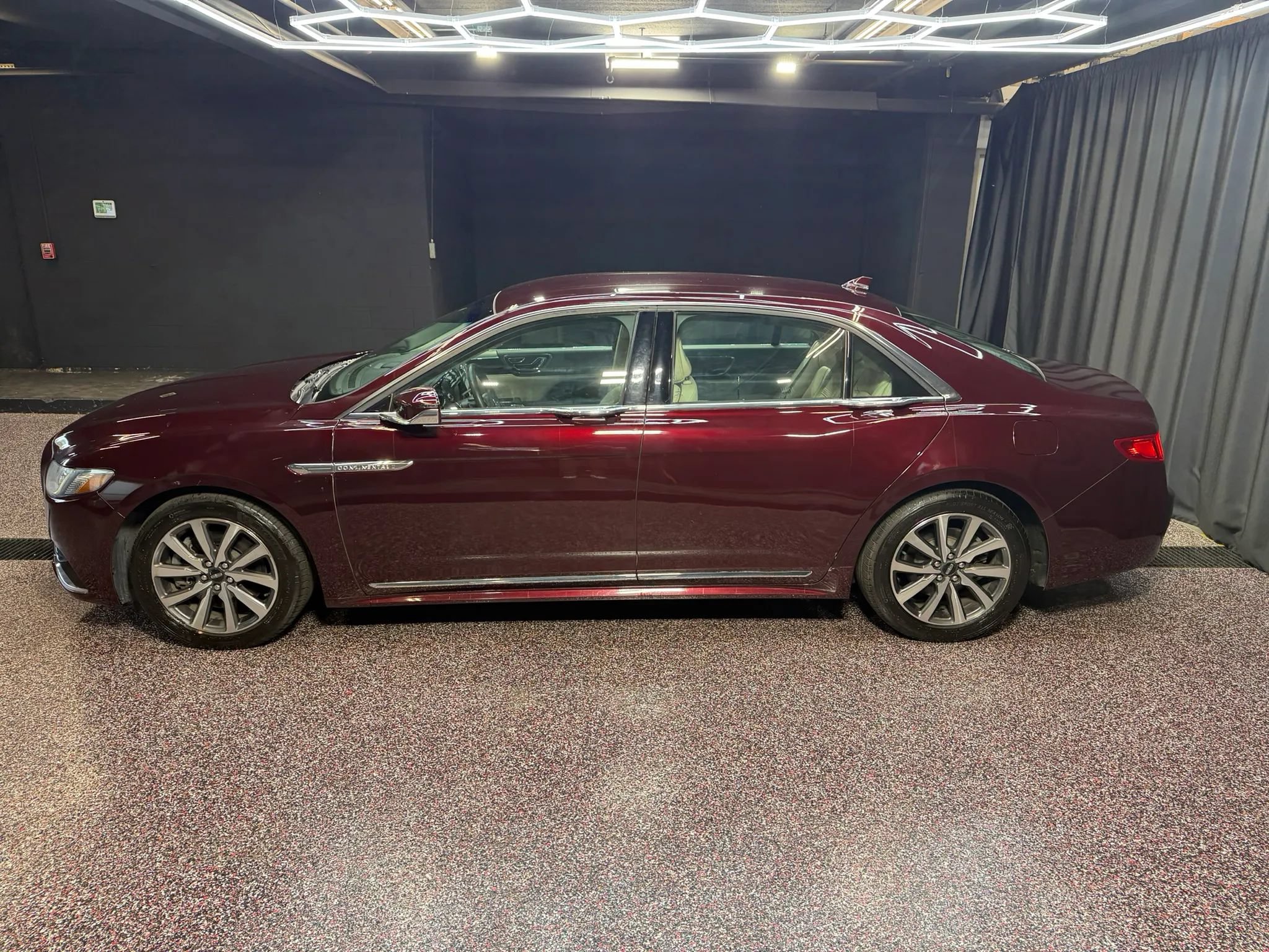Used 2020 Lincoln Continental w/ Convenience Package FWD image 5