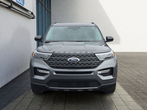 Used 2024 Ford Explorer XLT w/ Equipment Group 202A AWD/4WD image 8