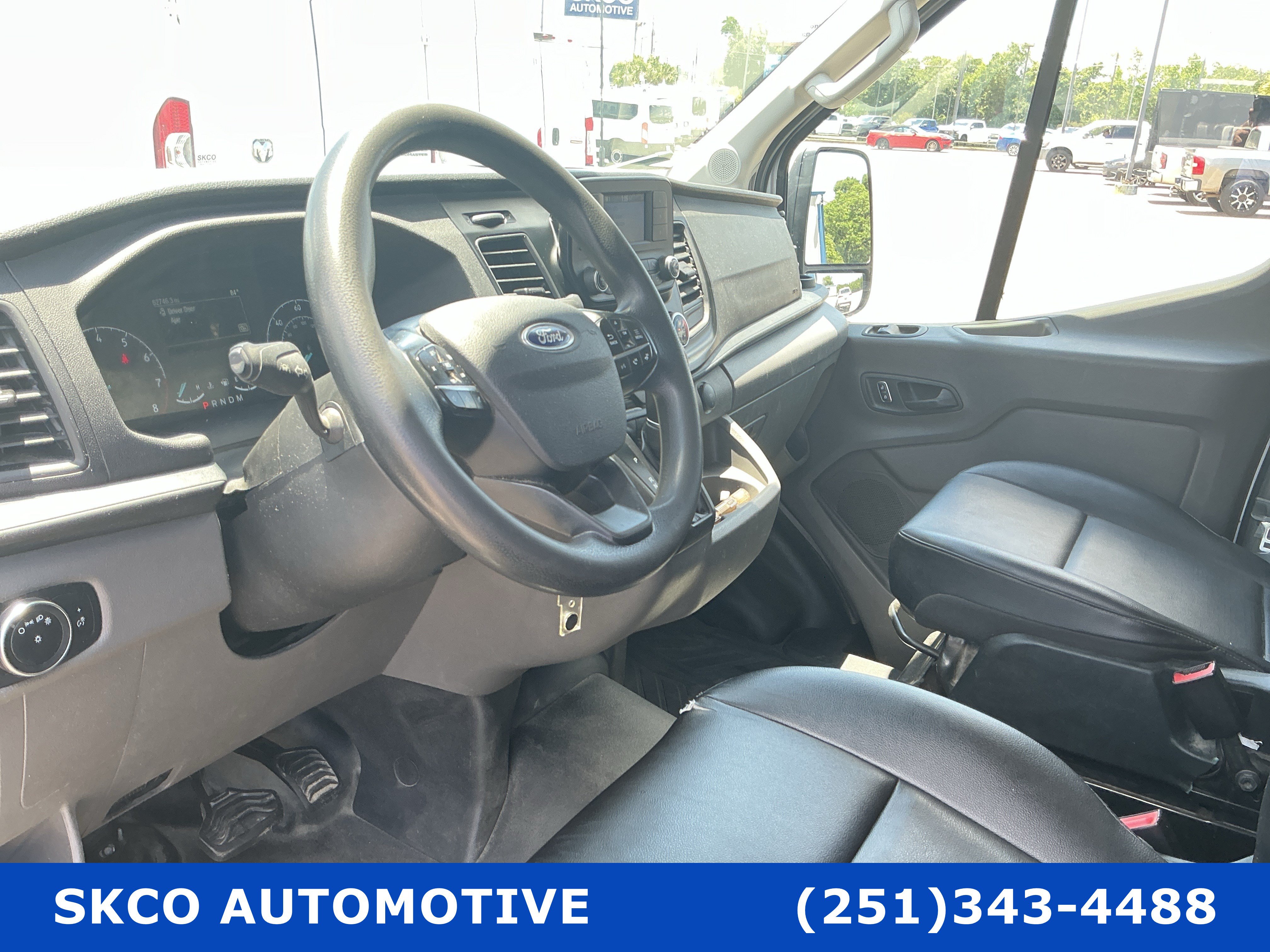 Used 2023 Ford Transit 250 Medium Roof RWD image 21