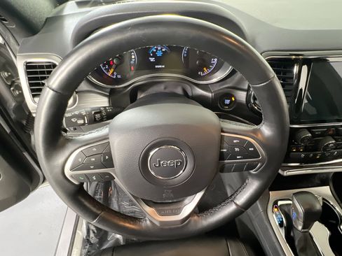 Used 2021 Jeep Grand Cherokee Limited image 11