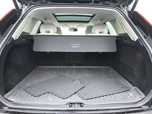 Used 2023 Volvo XC60 B5 Plus w/ Protection Package Premier image 32