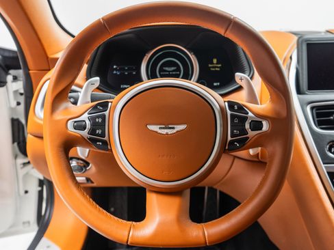 Used 2018 Aston Martin DB11 Coupe RWD image 15