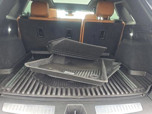 Used 2021 Cadillac XT5 Premium Luxury w/ LPO, Floor Liner Package AWD/4WD image 11