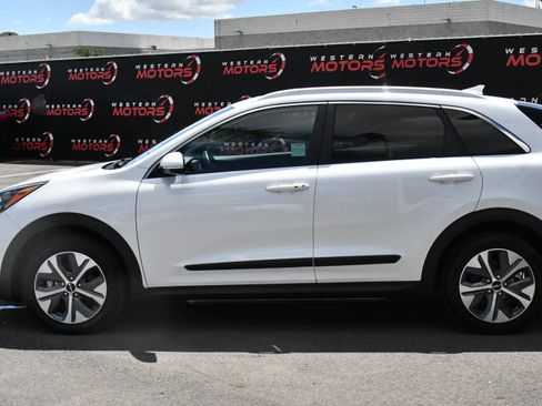 Used 2022 Kia Niro EX Premium FWD image 4